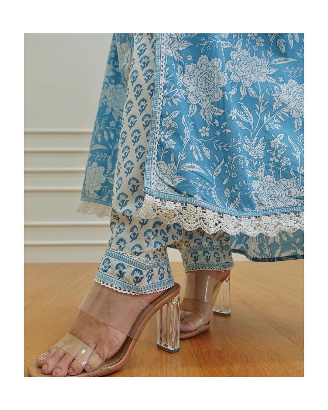 Women's Beautiful Blue Colour Cotton Suit Prints Kurti Pant