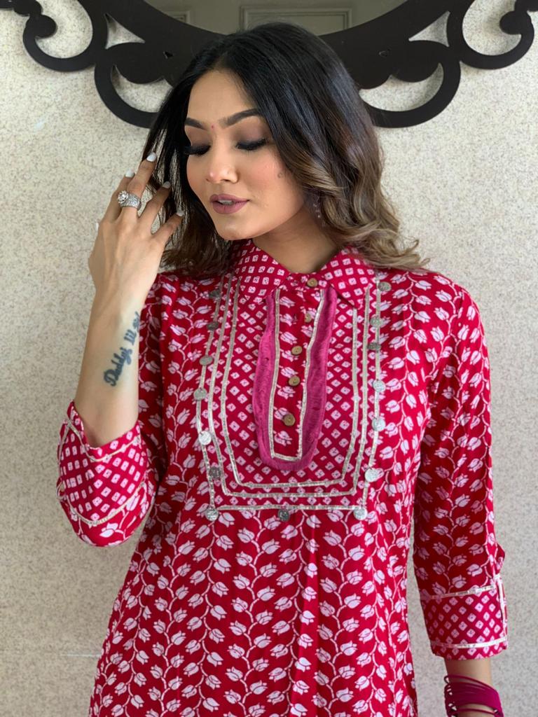 Beautiful Women's Pink Georgette Printed Kurta Set