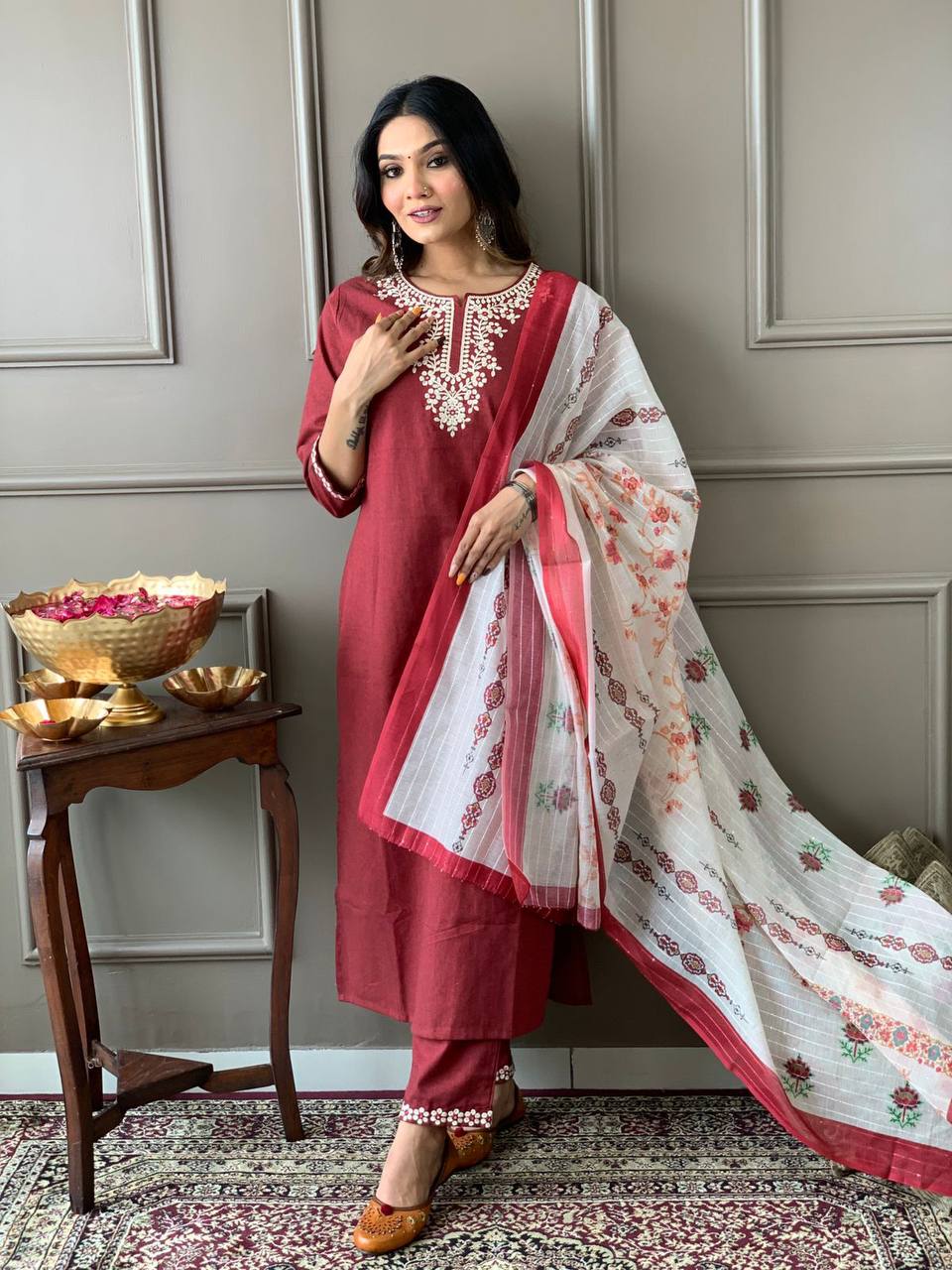 south cotton  handloom Kurta With resham thread embroidery pattern Dupatta Set