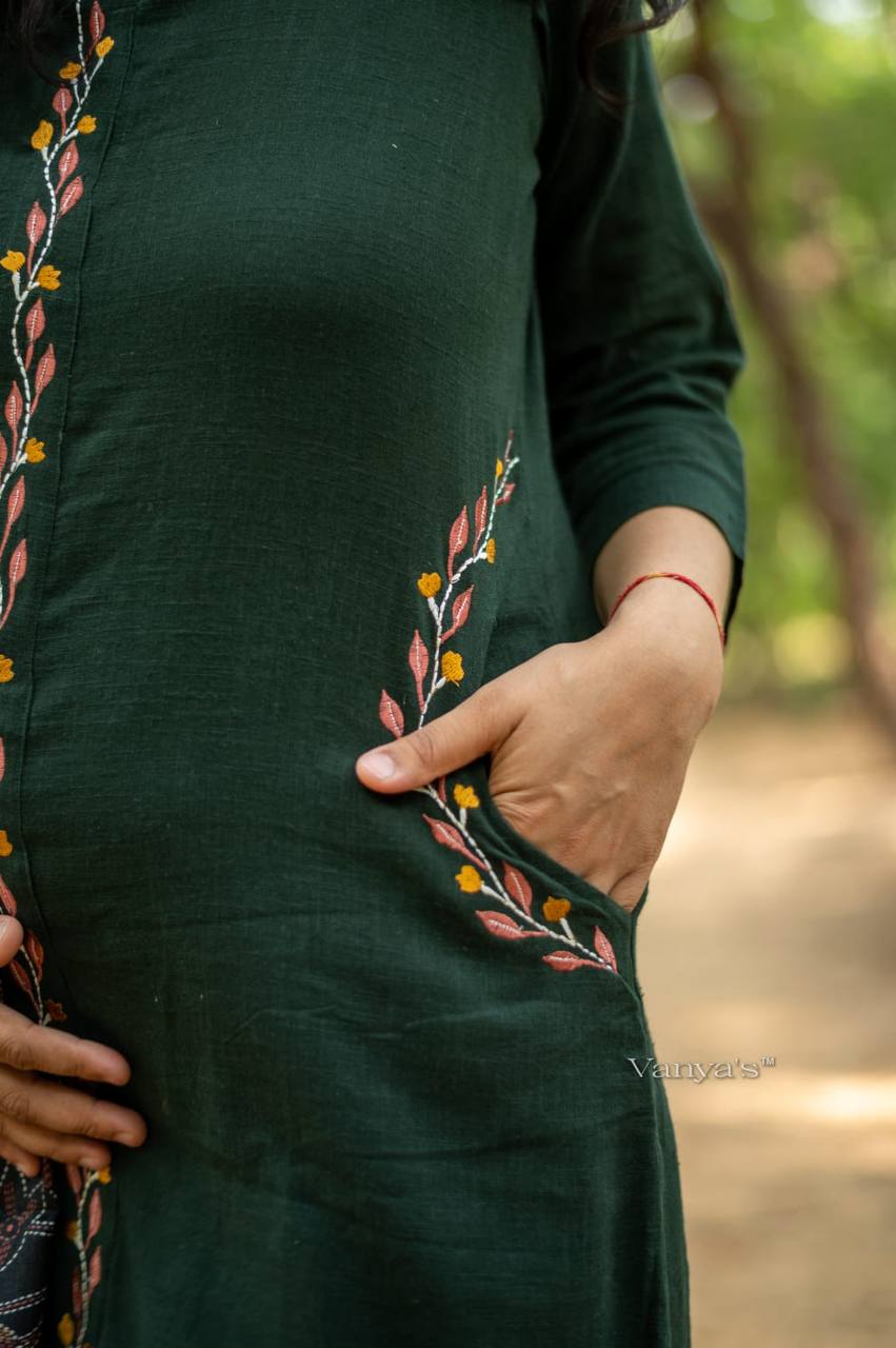 Green Cotton Embroidered kurta With Dupatta Set