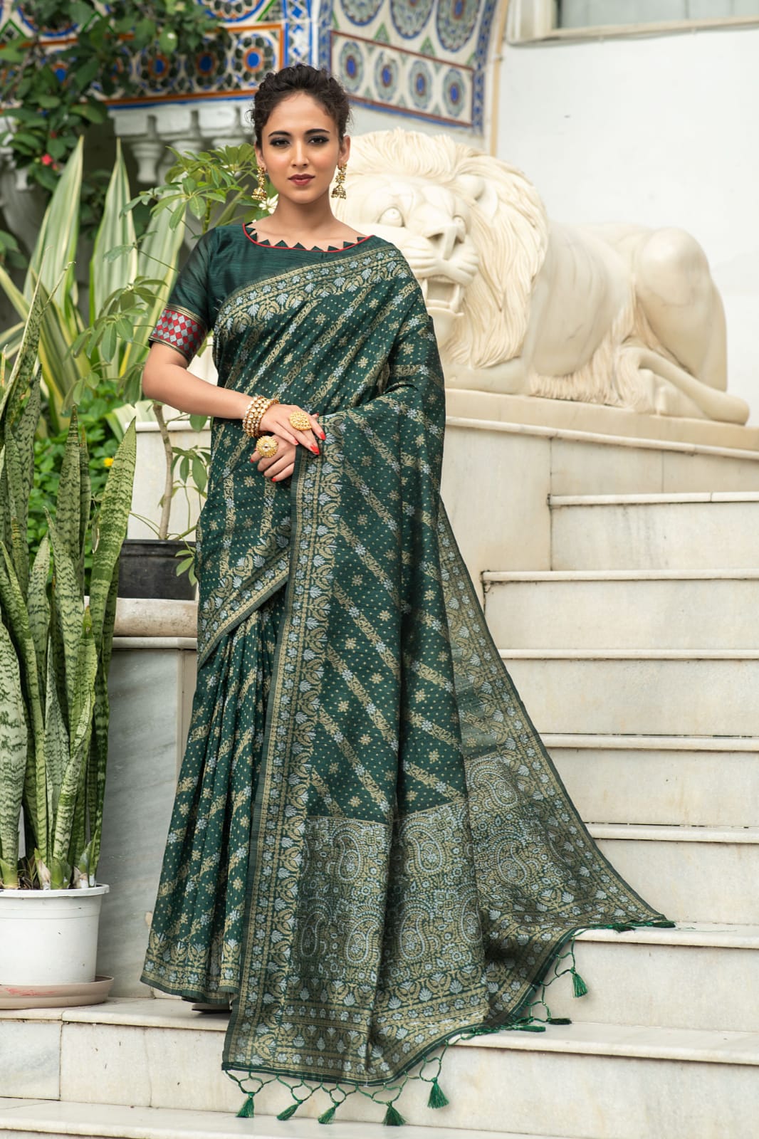 Green Pure Tussar Silk Jamdani Weaving Saree With Zari Woven Border