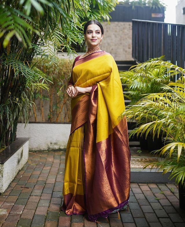 Gold Lichi Silk Banarasi Saree