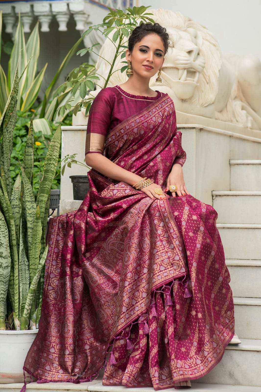 Wine Pure Tussar Silk Jamdani Weaving Saree With Zari Woven Border