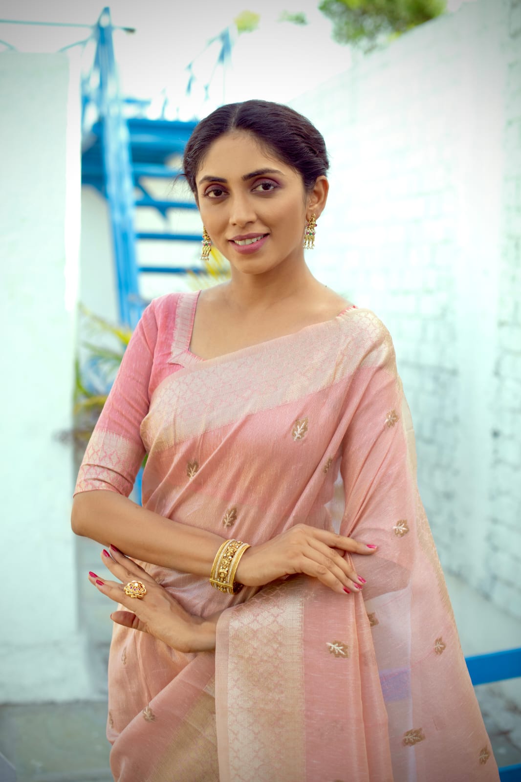 Linen Pink Tissue Saree With Zari Border