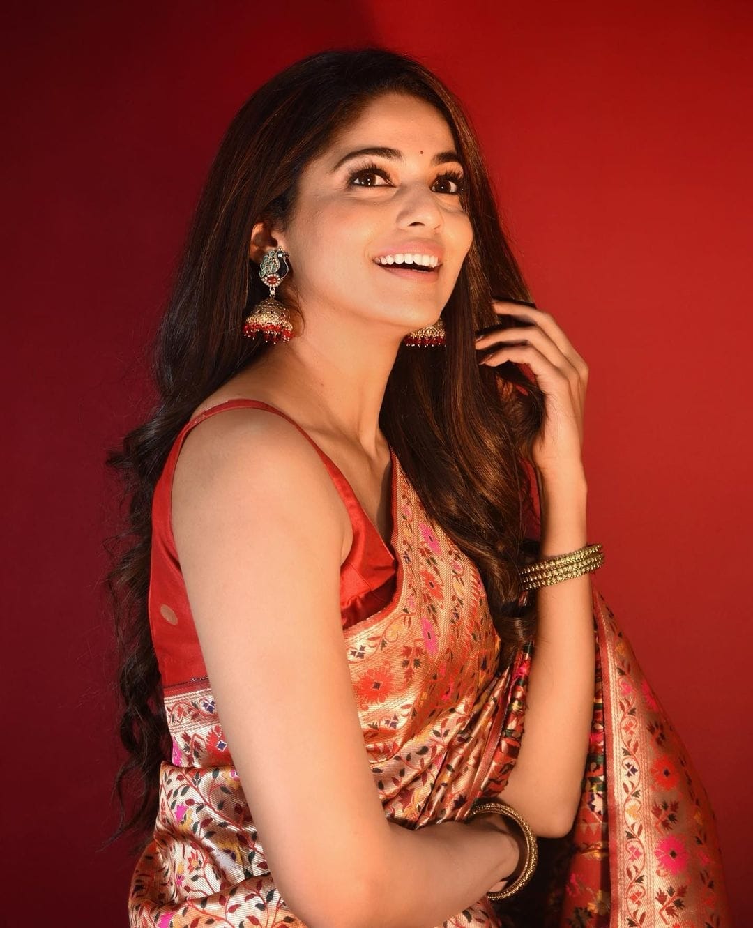 Red Soft Silk Handloom Saree With  Jari Work