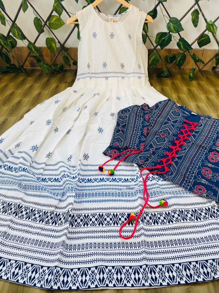 Women White Colour with Digital Print Full Flair Gown And kotti
