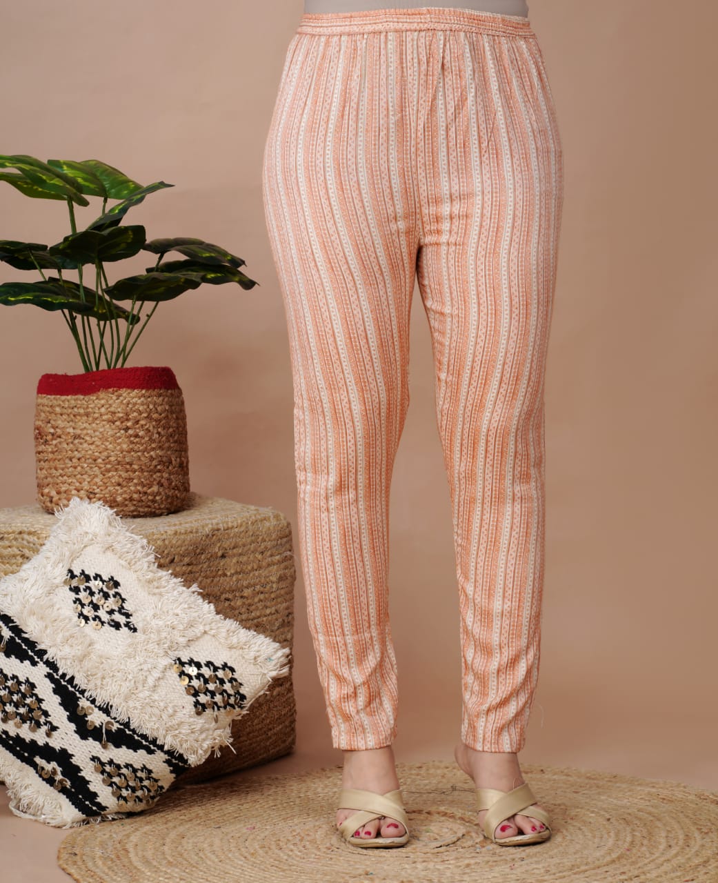 Capsule Kurti With Pent And Dupatta Set