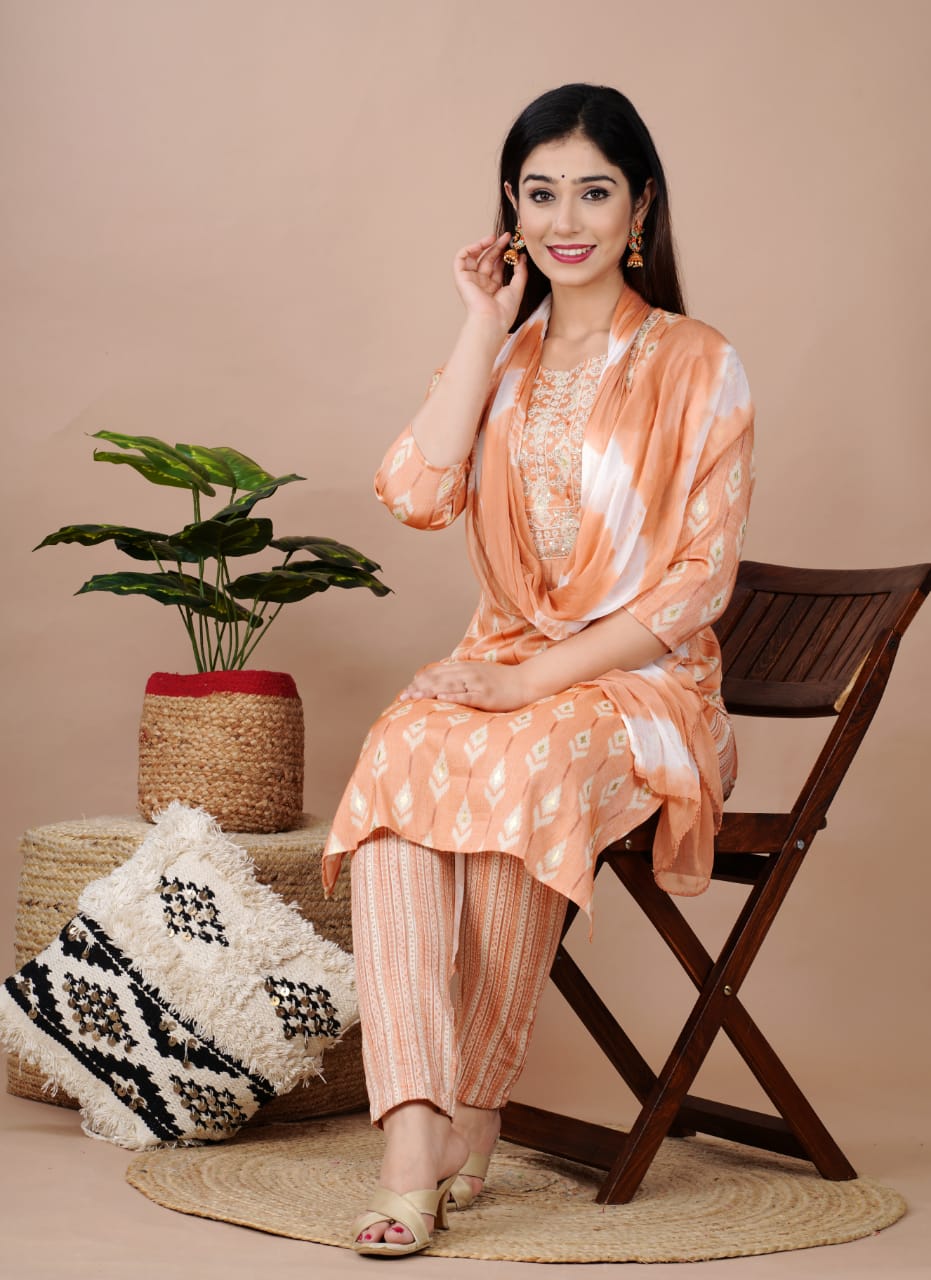 Capsule Kurti With Pent And Dupatta Set