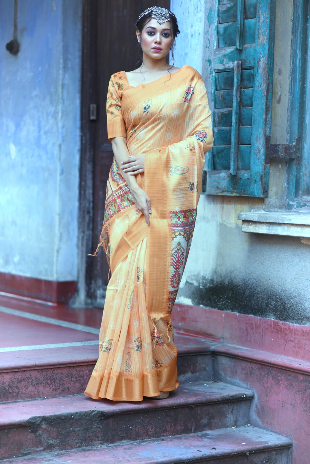 Gold Tussar Silk Saree With Unique Slub Weaving Pattern
