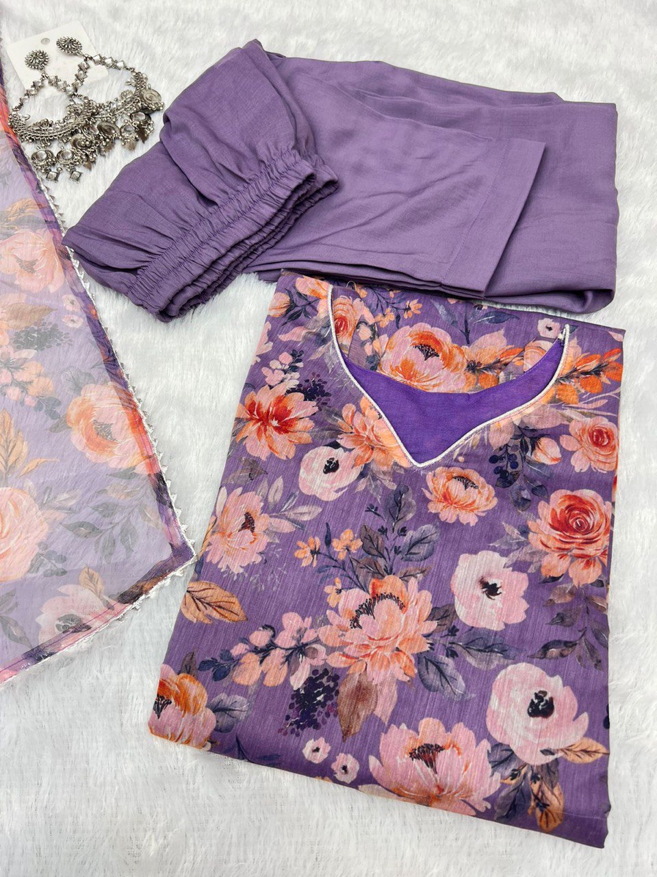 Luxuries Lilac Chanderi Kurti Set With Organja Dupatta With Pent Pair