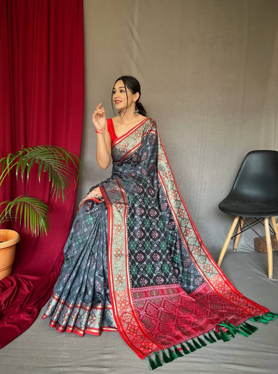 Dark Blue Soft Rangeen Patola Silk Saree