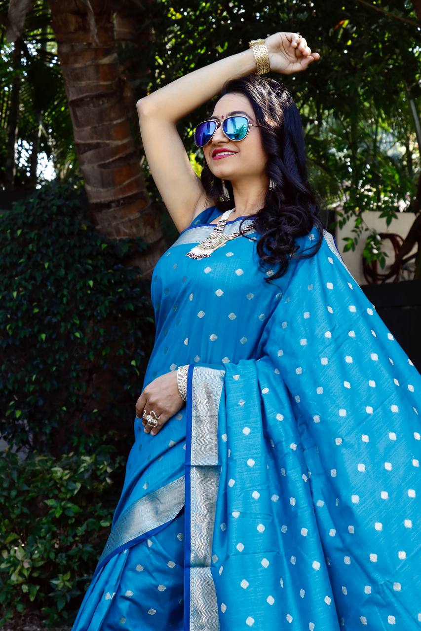 Blue Beautiful Rich Pallu Saree With Dolly Butti
