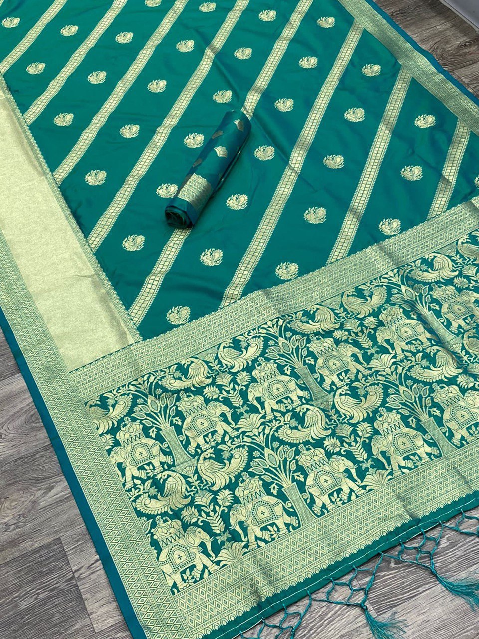 Leriya By Queen Picock saree