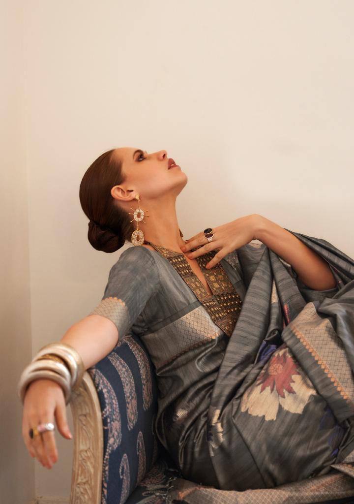 Grey Handloom Weaving Silk Saree