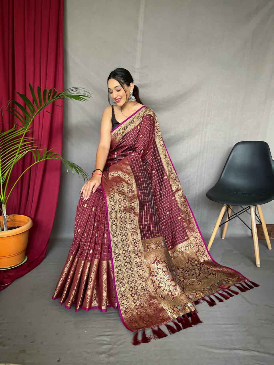 Wine Heavy Gold Big Jacquard Weaving Border  Handloom Saree