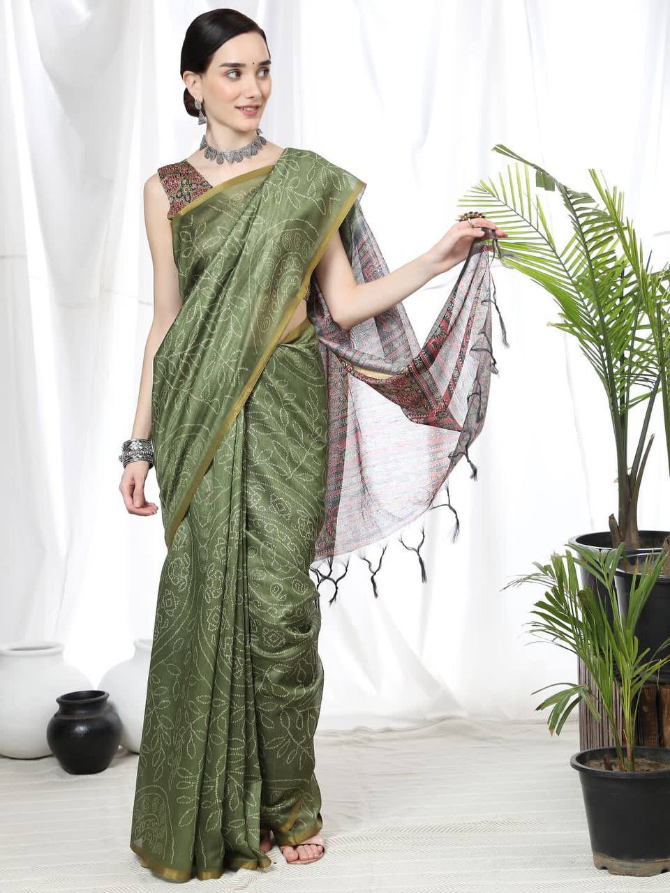 Mehendi Soft Linen Cotton Saree With Beautiful Bandhani