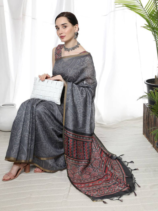 Grey Soft Linen Cotton Saree With Beautiful Bandhani