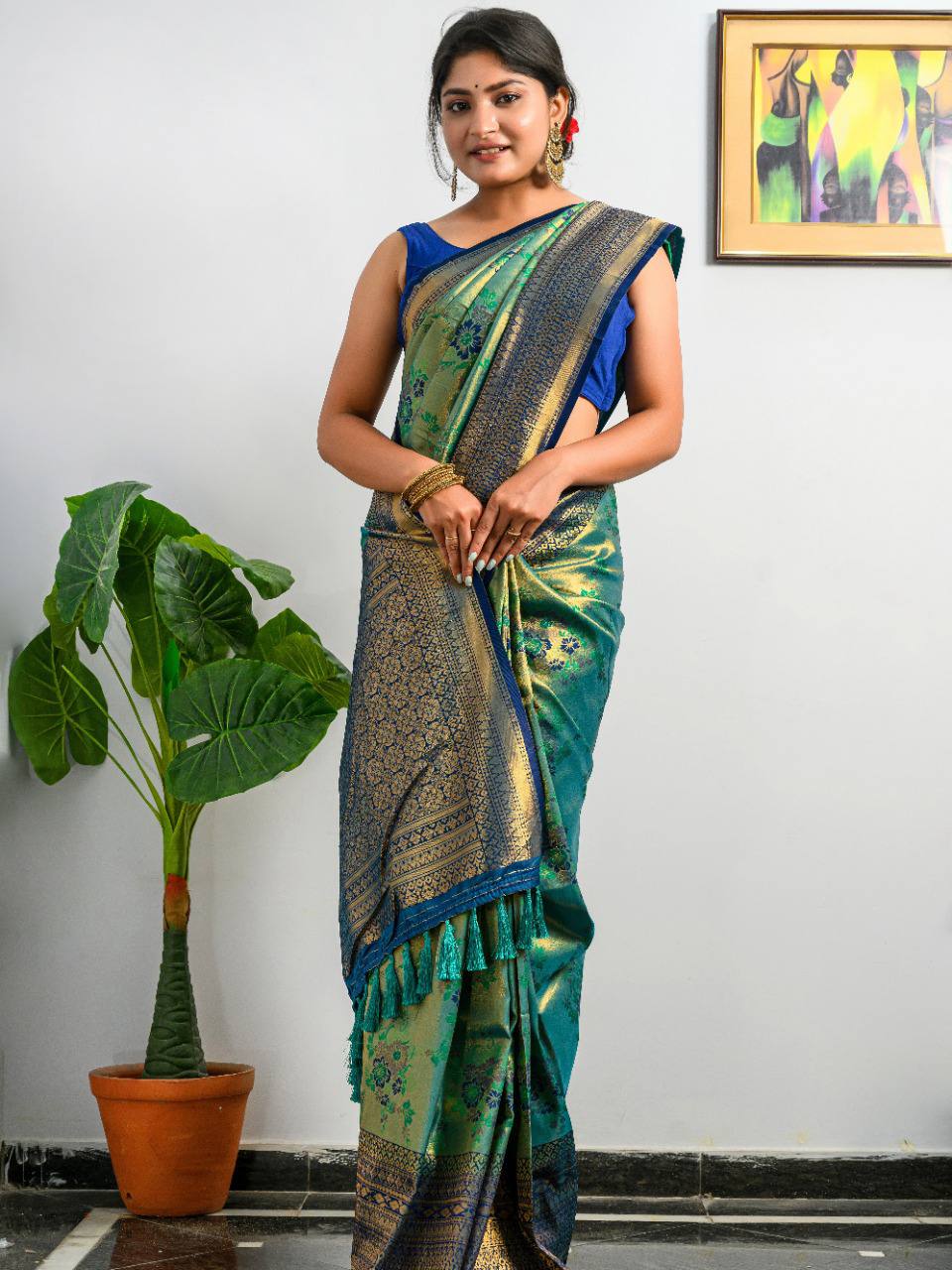 Dark Green Pure Heavy Golden Contrast Kanjeevaram Silk Saree