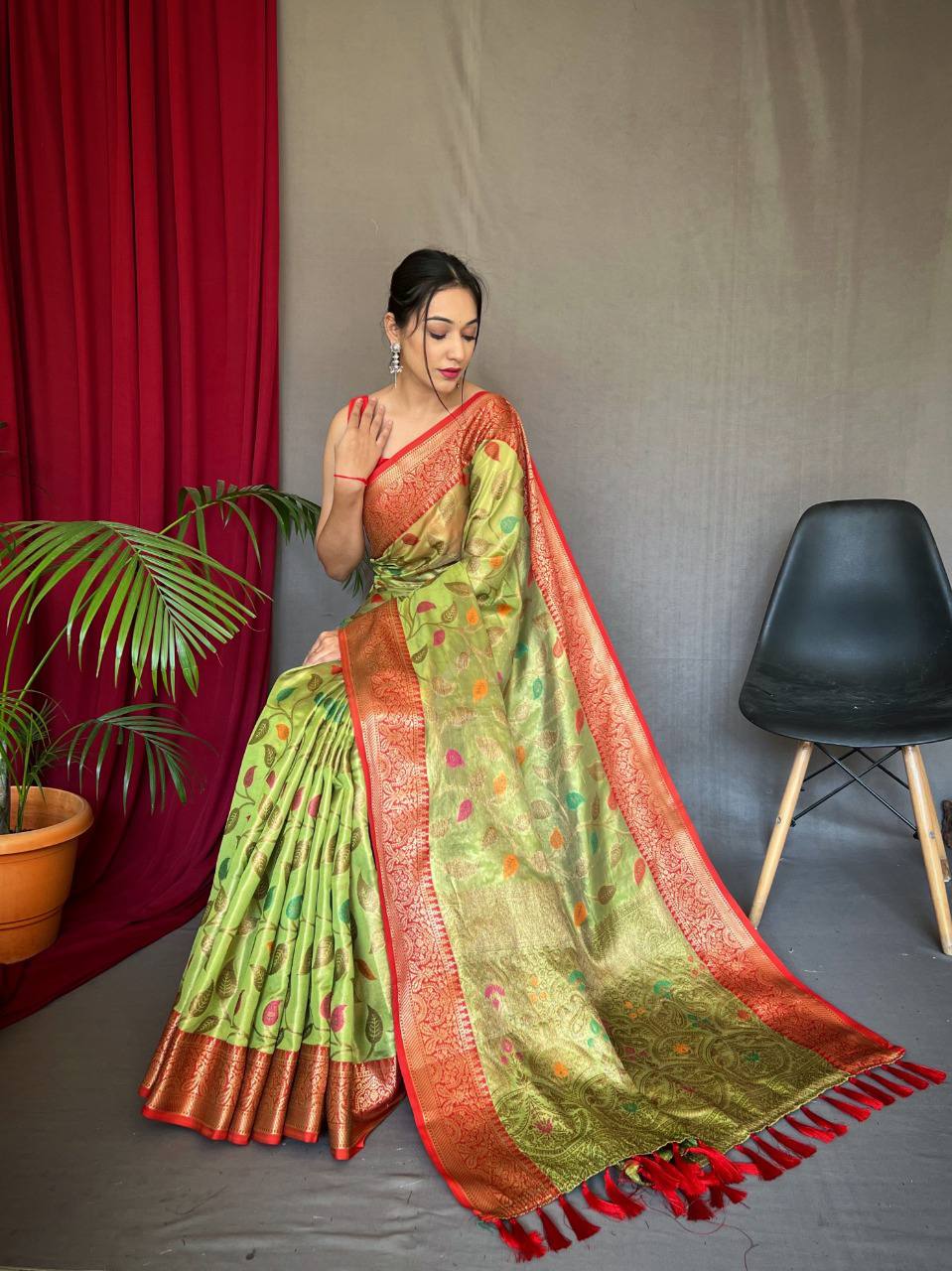Green Pure Tissue Silk Saree With Zari Weaving