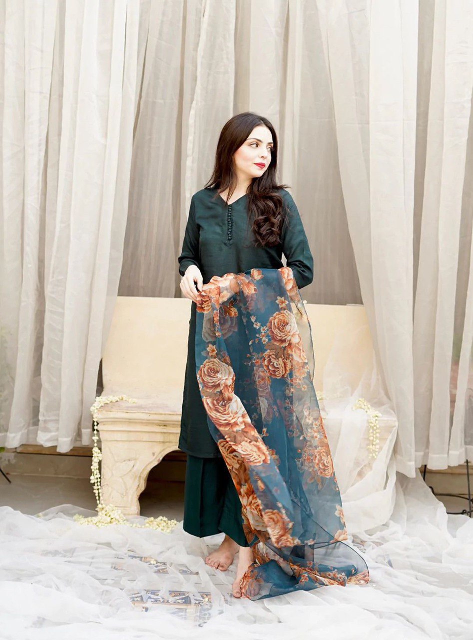 Beautiful Women's Kurta Set With Floral Print Dupatta