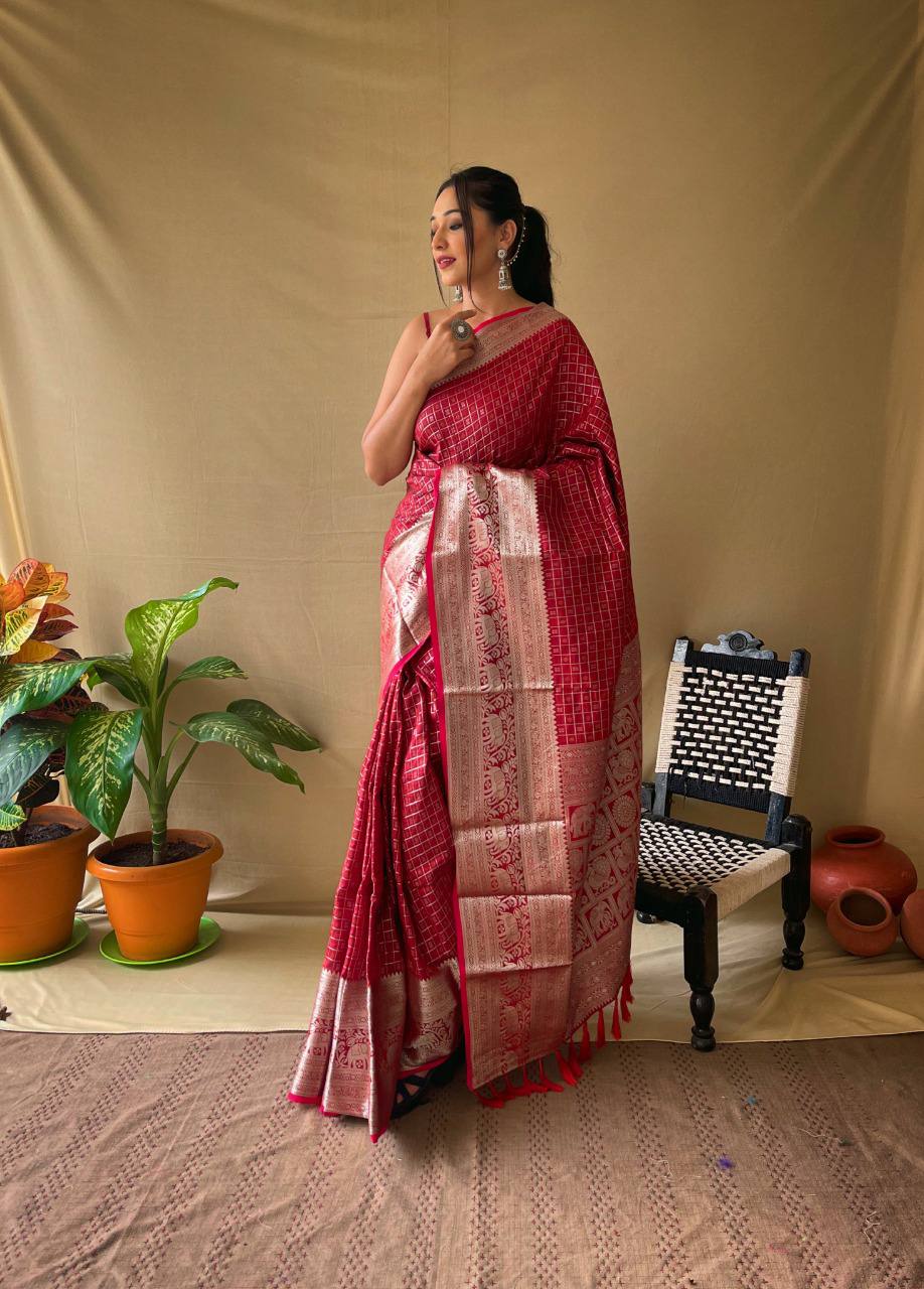 Red  Silk Saree With Rich Pallu