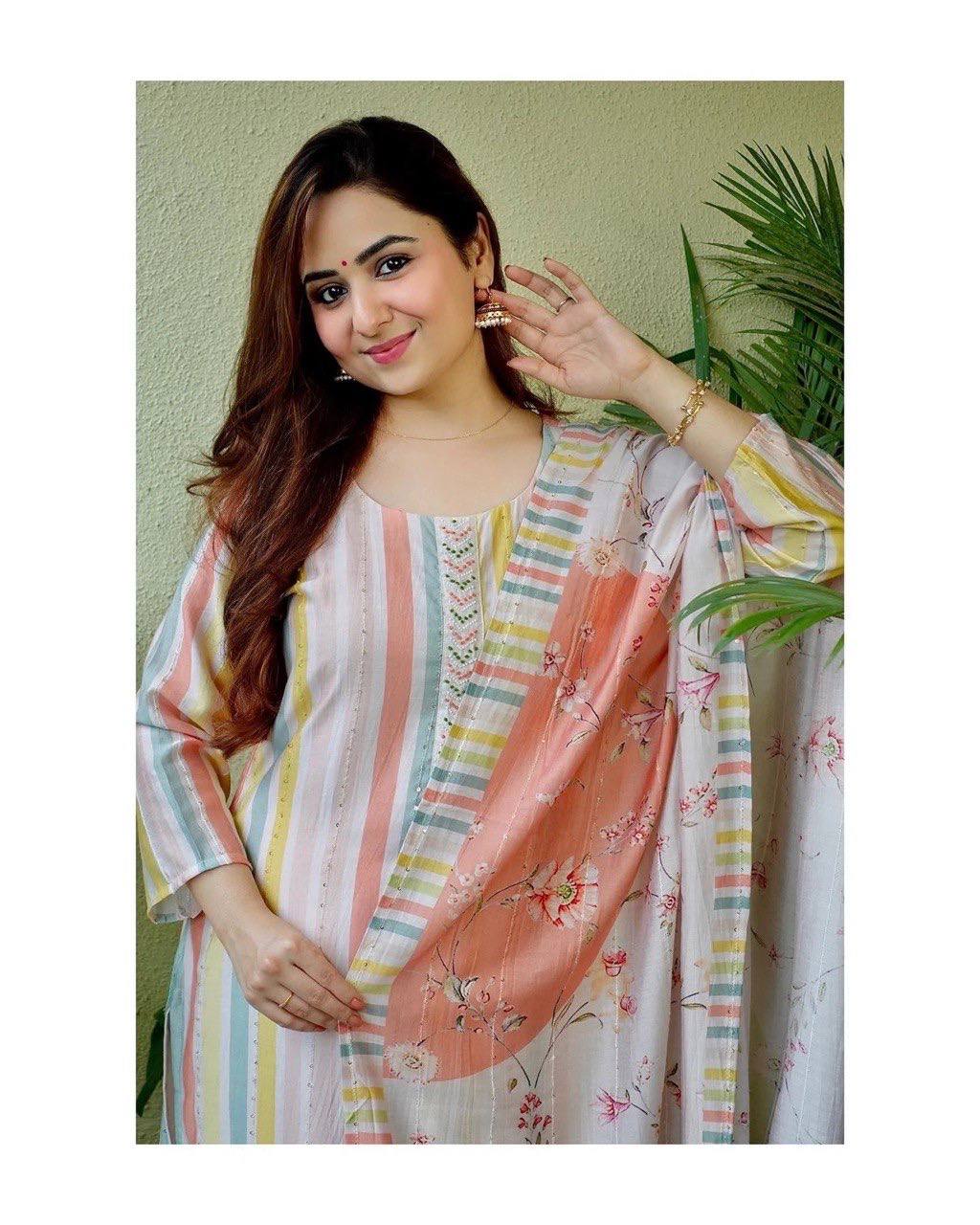 Muslin Silk Embrodery Kurti Dupatta Set