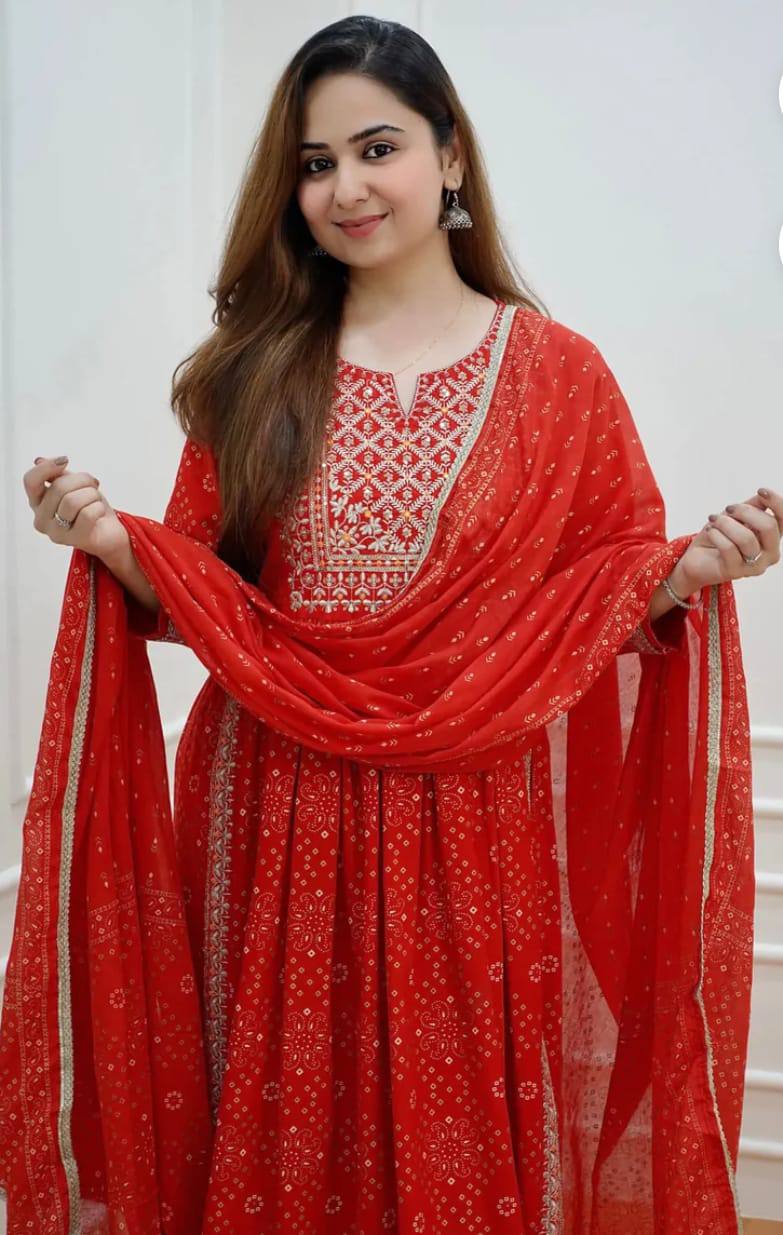 Women Viscose Rayon Kurta With Pant And Dupatta Set