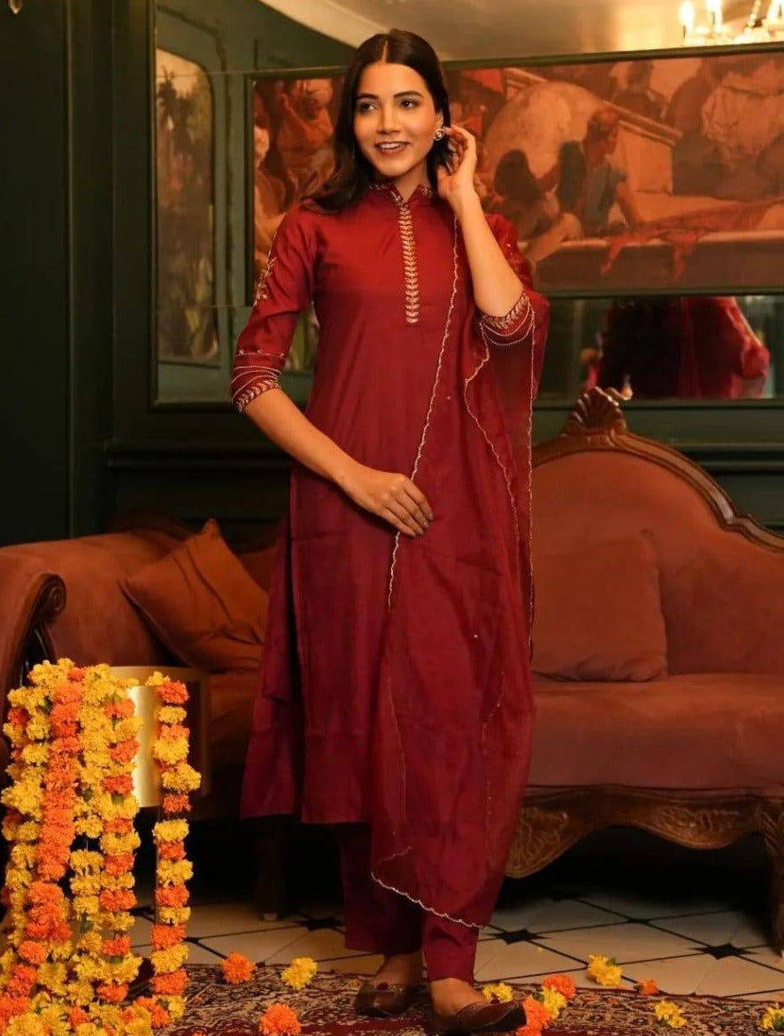 Muslin Gold Zari Embroidered Work Kurta Set With Dupatta