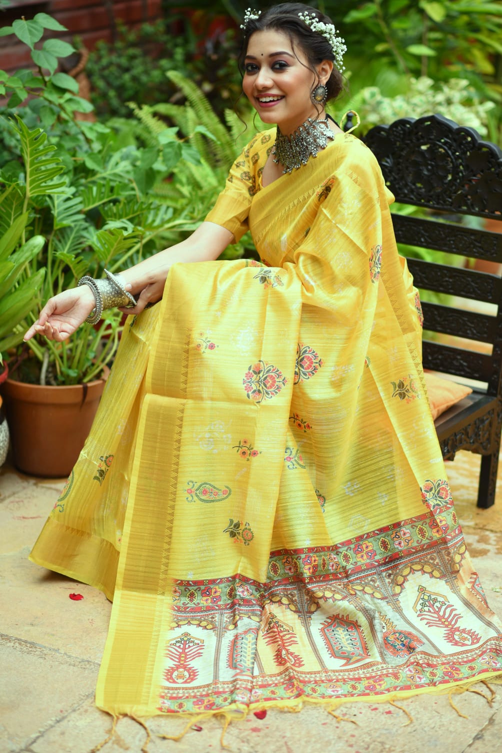 Lemon Tussar Silk Saree With Unique Slub Weaving Pattern
