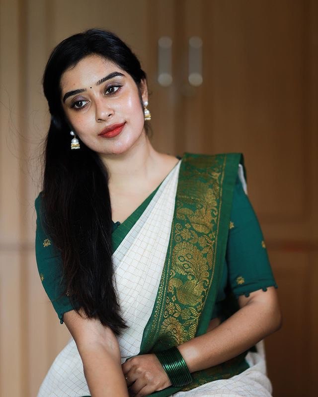 Green Lichi Silk Banarasi Saree With  Kanjiwaram Figure