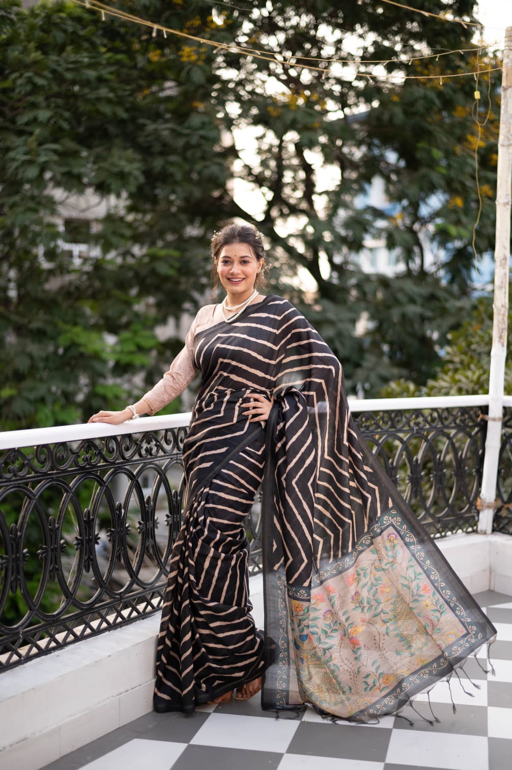 Black Laheriya Saree With Kalamkari Peacock Pallu