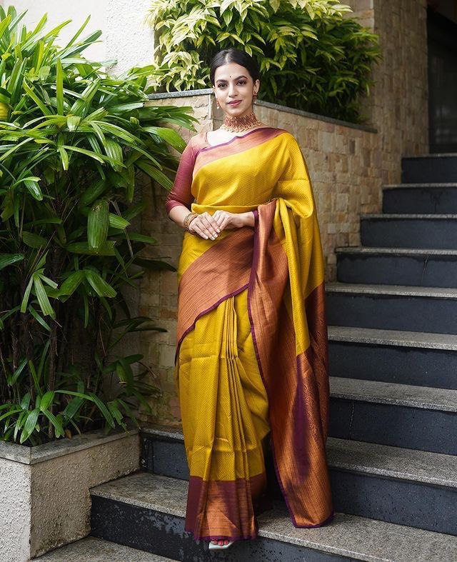 Gold Lichi Silk Banarasi Saree