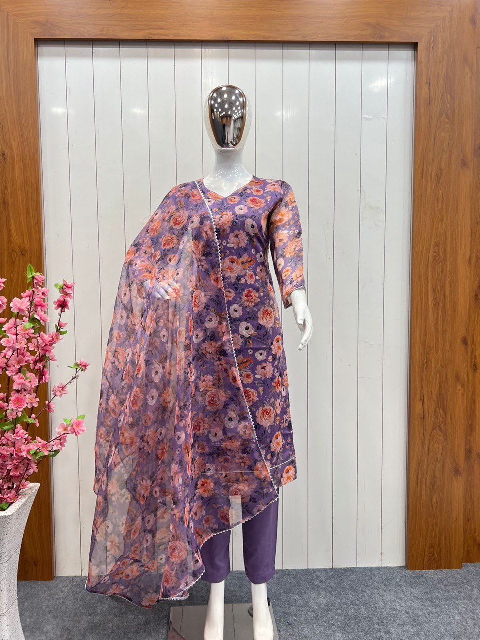 Luxuries Lilac Chanderi Kurti Set With Organja Dupatta With Pent Pair