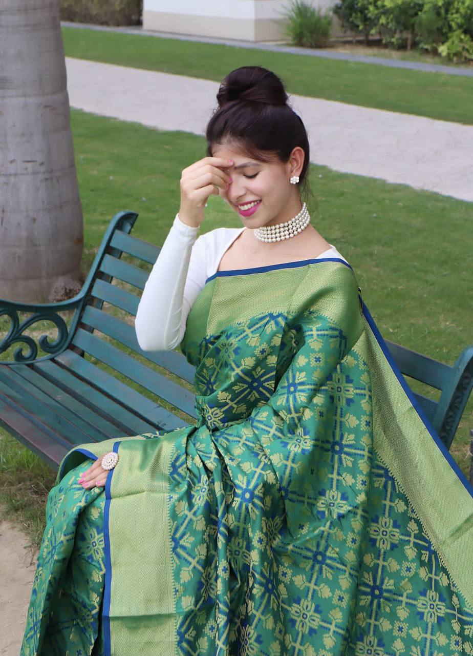 Green Bandhej Silk Saree With Weaving Gold Zari Border