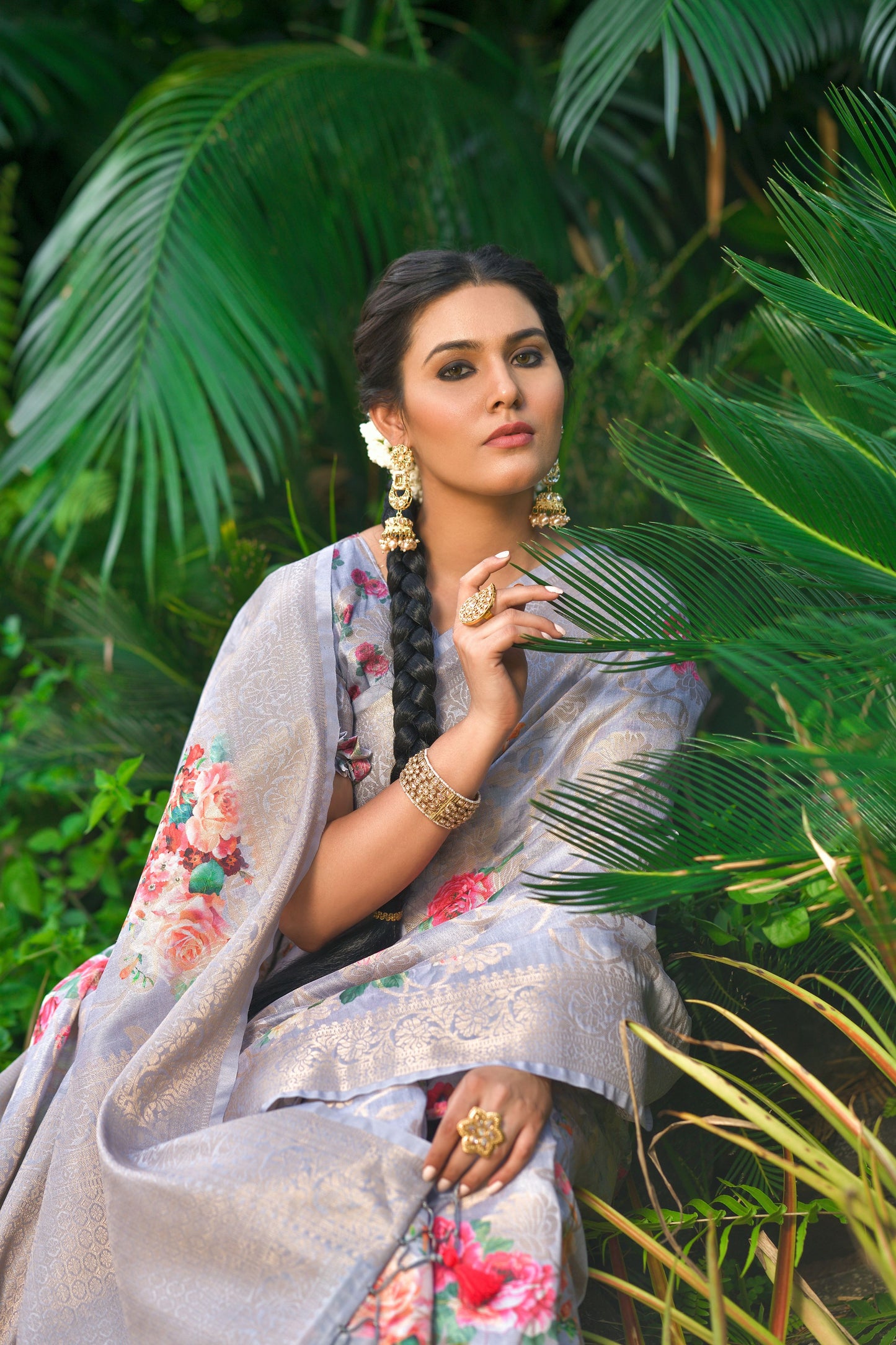 Beautiful Zari Woven With Rose Print Saree