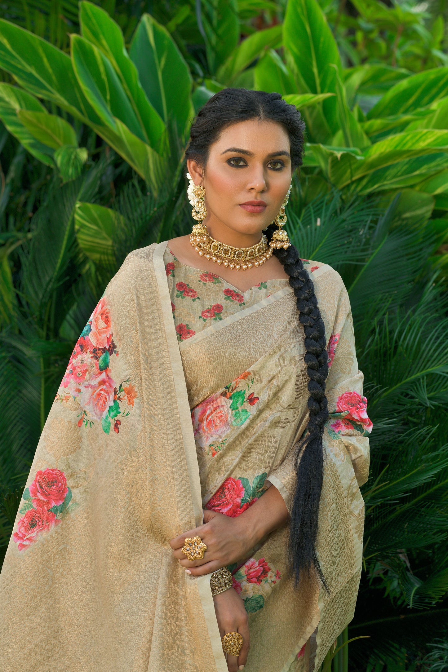 Beautiful Zari Woven With Rose Print Saree