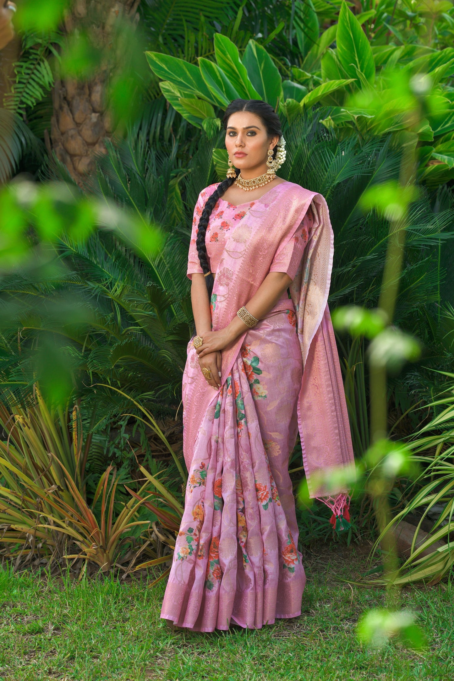 Beautiful Zari Woven With Rose Print Saree