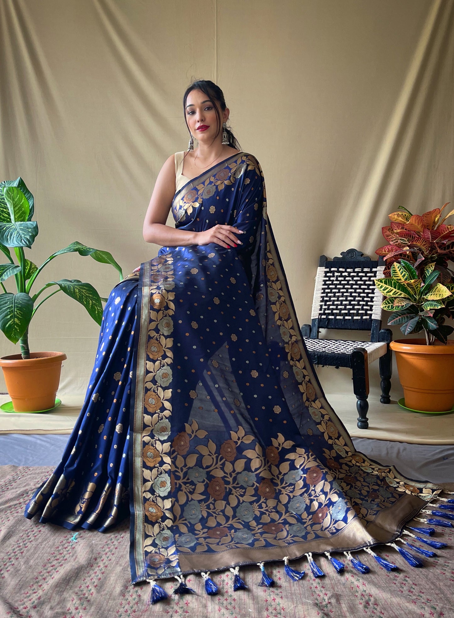 Soft Silk Sarees With Gold Zari Weaving