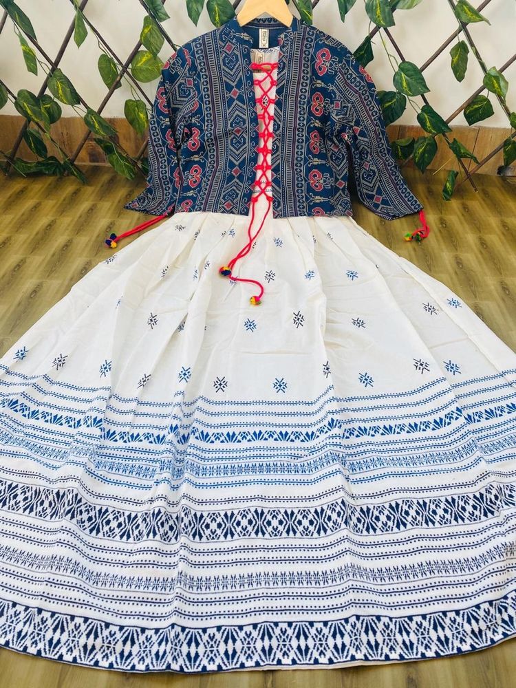 Women White Colour with Digital Print Full Flair Gown And kotti