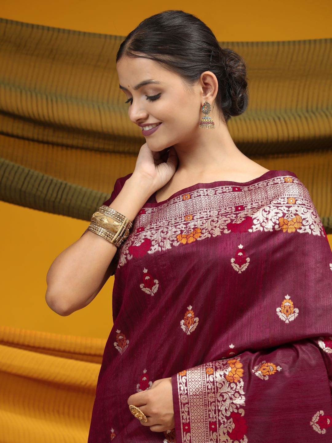 Wine Meena woven Border And Zari Woven Pallu With Fancy Tassels