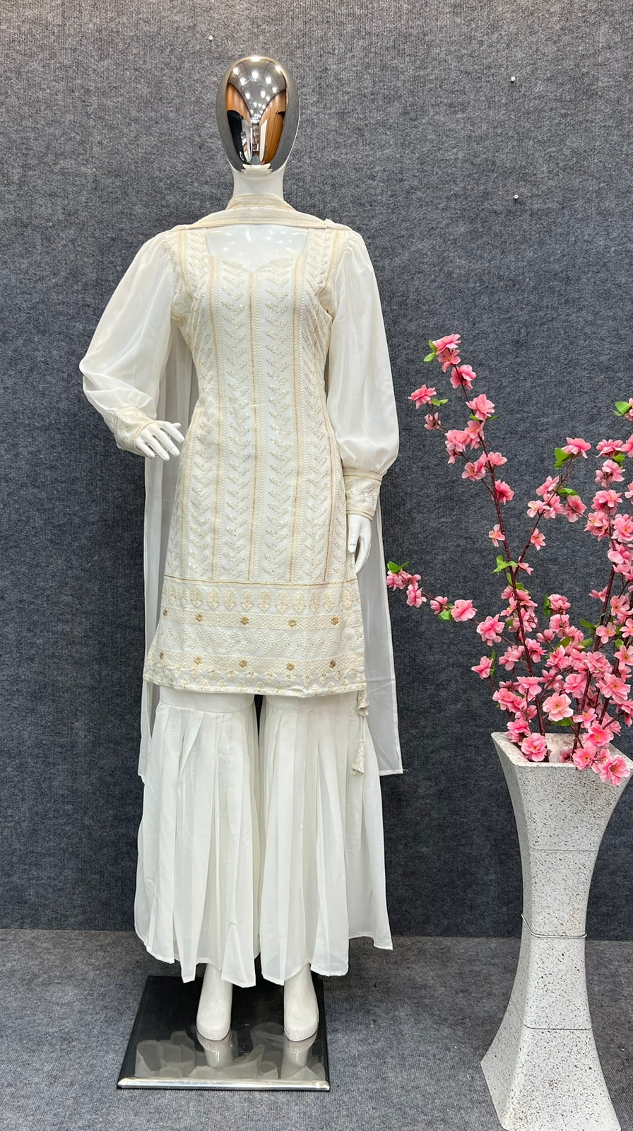 Beautiful Pure Lukhnowi Kurta Set