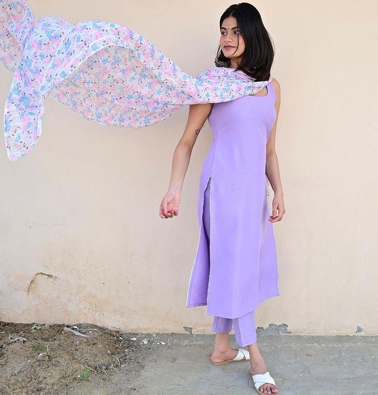 Beautiful Lavender Maska Cotton Suit Set With Pent And Dupatta