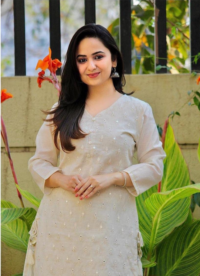 White Beautiful Embroidery Chanderi Kurti Set