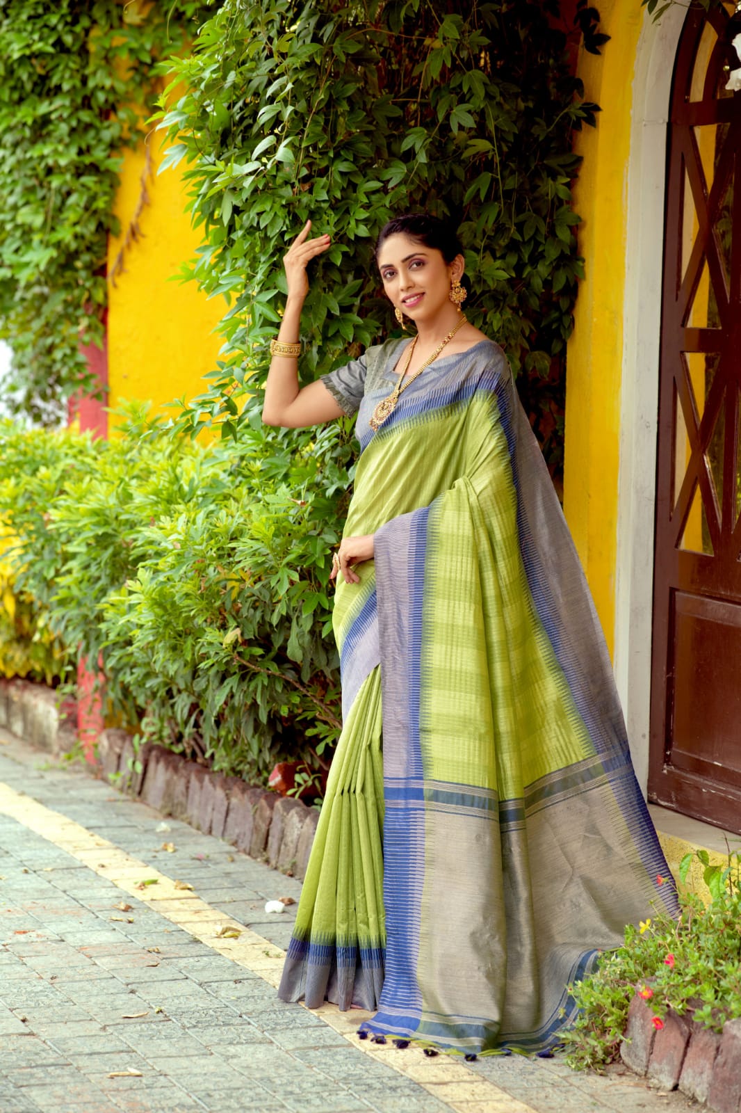 Green Silk Saree With Zari Woven Contrast Bomkai Temple Border