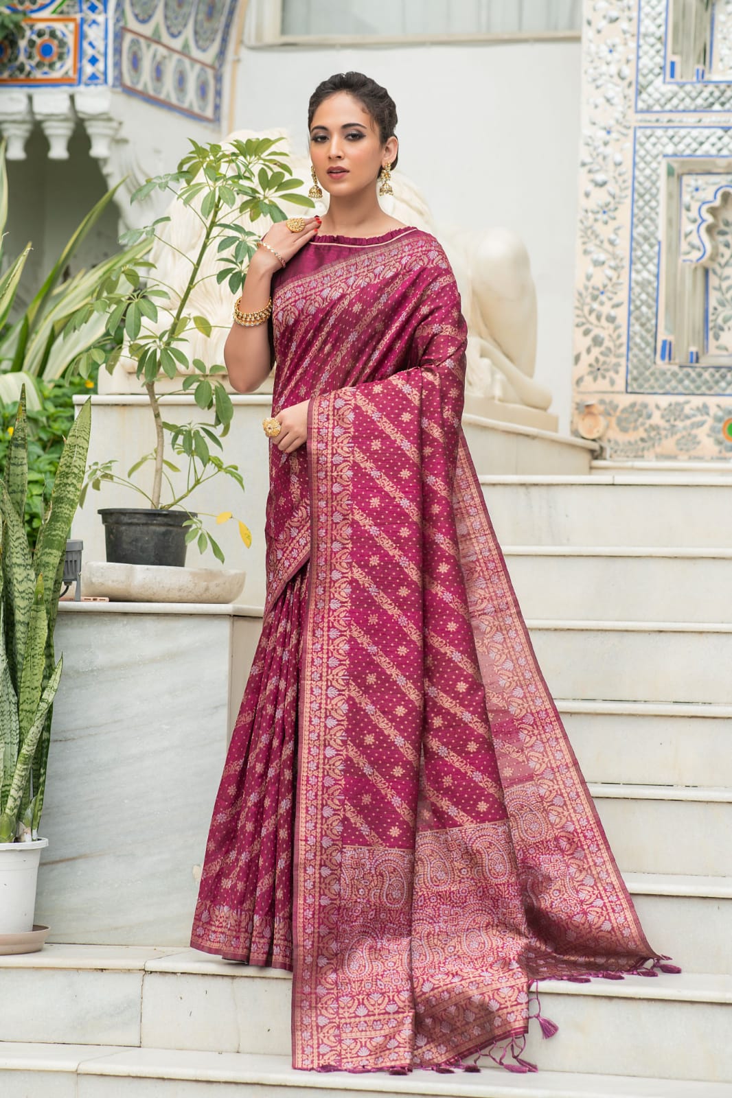Wine Pure Tussar Silk Jamdani Weaving Saree With Zari Woven Border