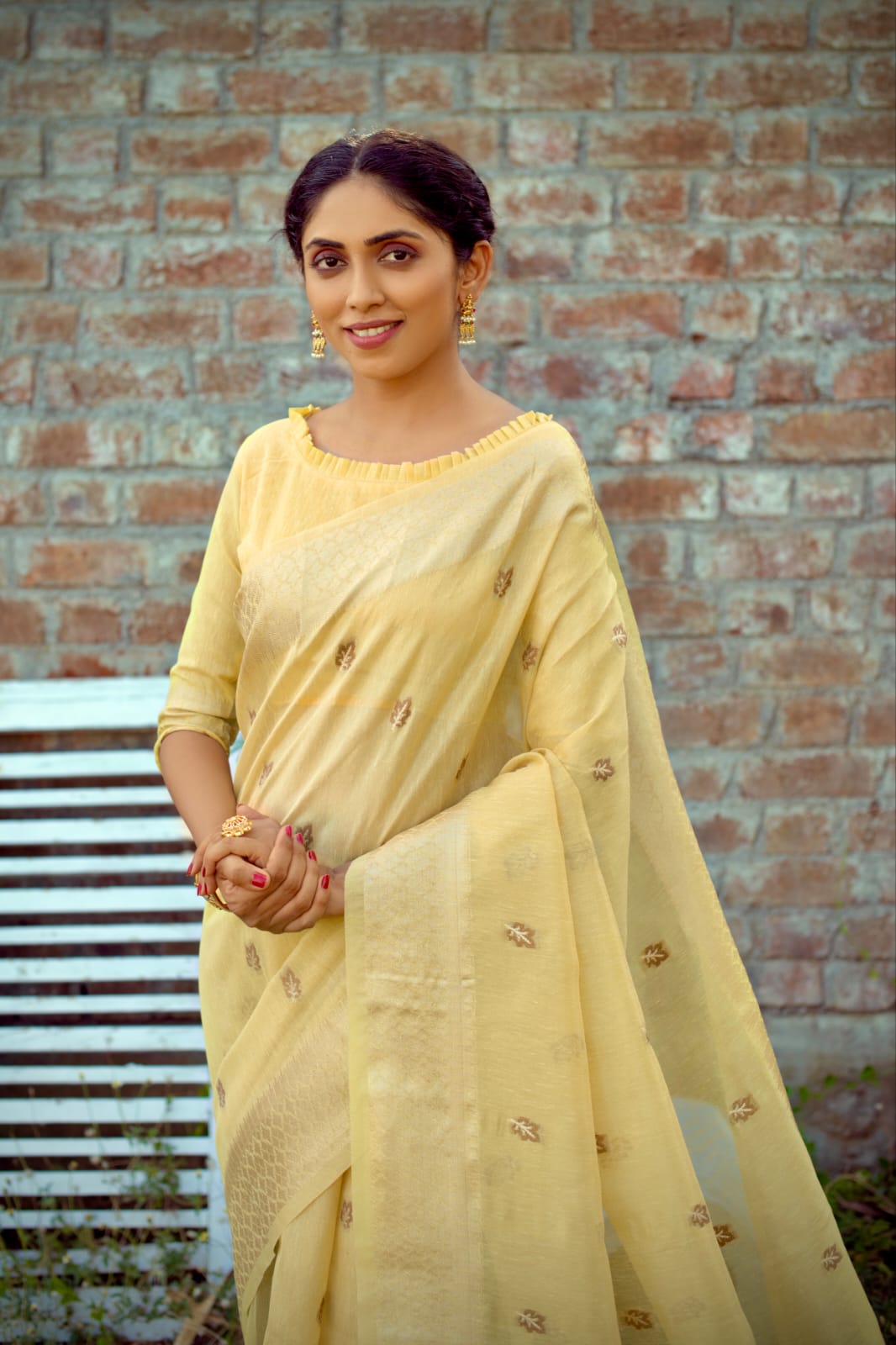 Linen Yellow Tissue Saree With Zari Border