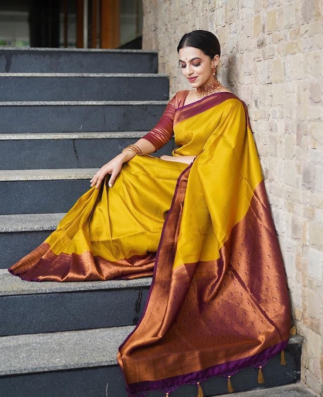 Gold Lichi Silk Banarasi Saree