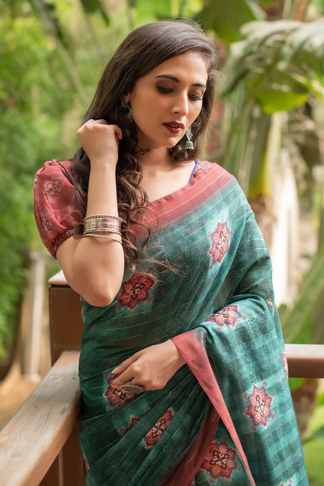 Green Soft Linen Cotton Saree With Beautiful Digital Print And Zari Lining Pallu