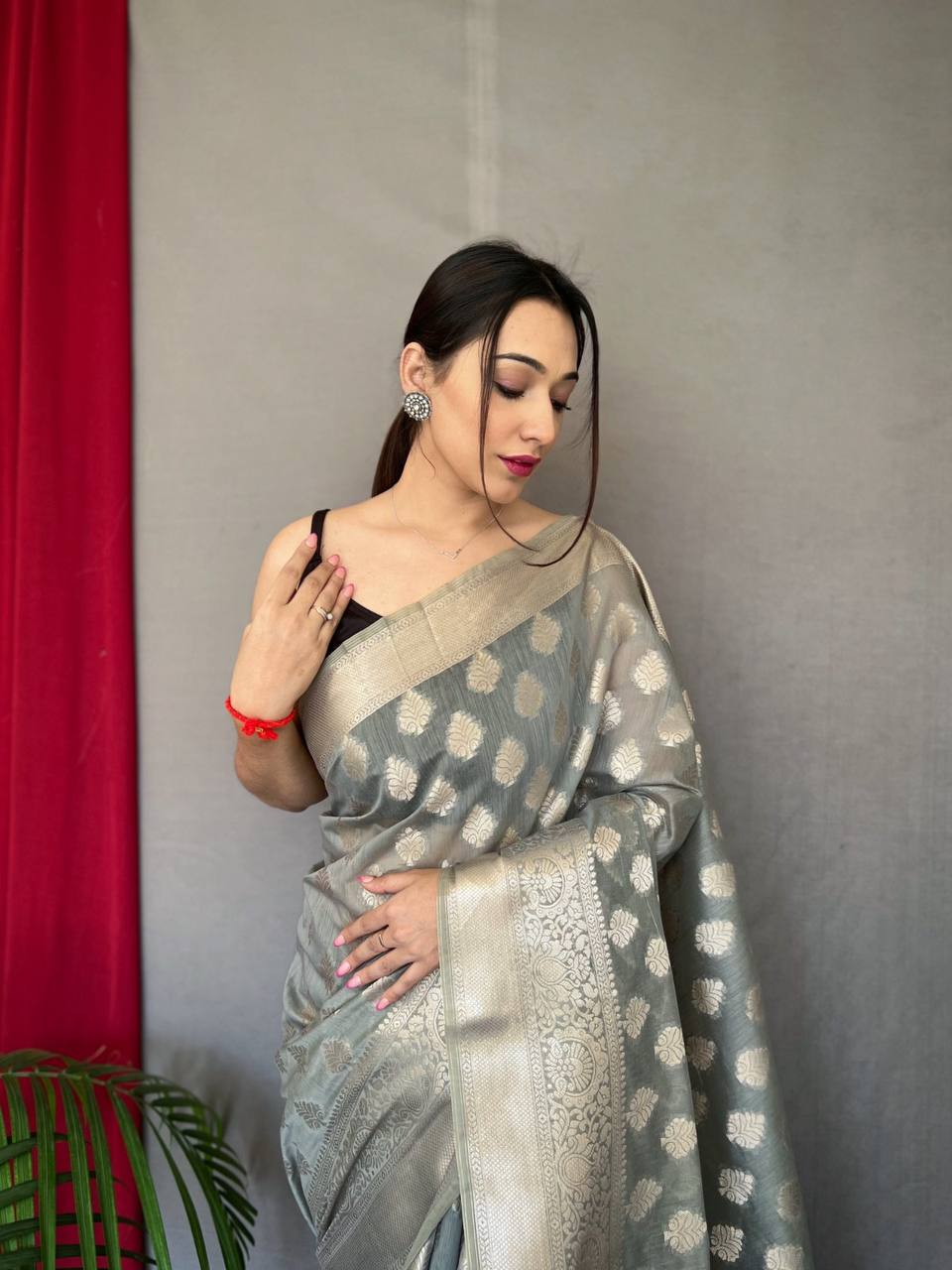 Grey Pure Muslin  Silk Saree With Rose Gold Zari Weaved