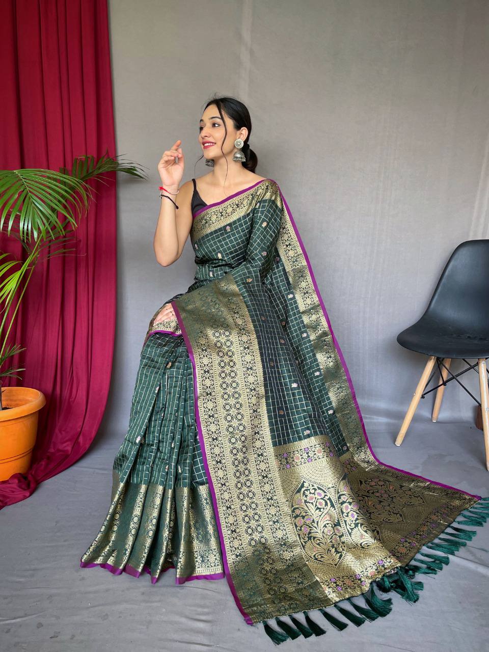 Green Heavy Gold Big Jacquard Weaving Border  Handloom Saree
